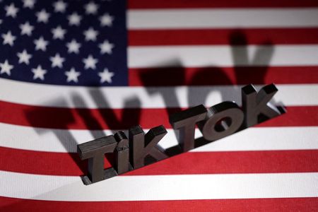 tagreuters.com2025binary_LYNXMPEL0A036-VIEWIMAGE