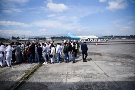 tagreuters.com2025binary_LYNXNPEL0Q0V0-VIEWIMAGE