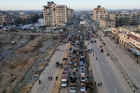 tagreuters.com2025binary_LYNXNPEL0Q05R-VIEWIMAGE