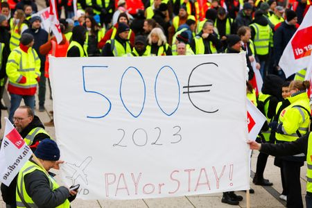 tagreuters.com2023binary_LYNXMPEJ0O08S-VIEWIMAGE