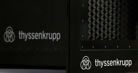 tagreuters.com2025binary_LYNXMPEL1C0GU-VIEWIMAGE
