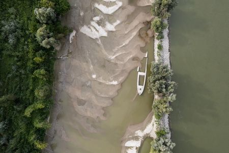 tagreuters.com2024binary_LYNXMPEK890O1-VIEWIMAGE