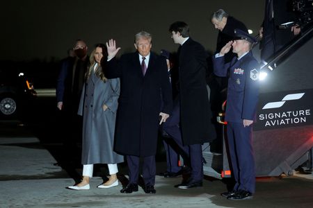 tagreuters.com2025binary_LYNXNPEL0I00A-VIEWIMAGE