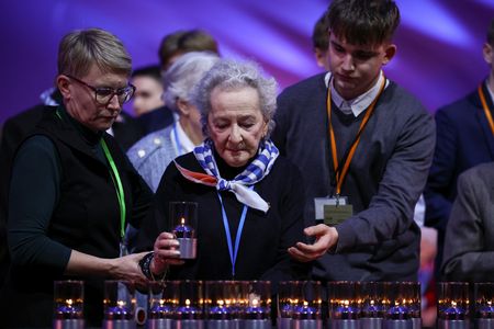 tagreuters.com2025binary_LYNXNPEL0Q0R7-VIEWIMAGE